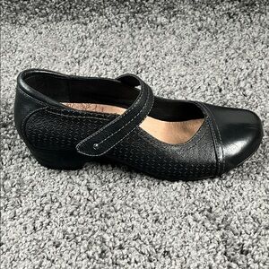 Taos Footwear Mambo Black Leather Mary Jane with minimal heel